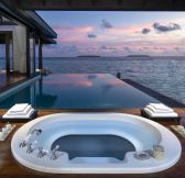 Anantara Kihavah Maldives - Over water pool villa_bathroom